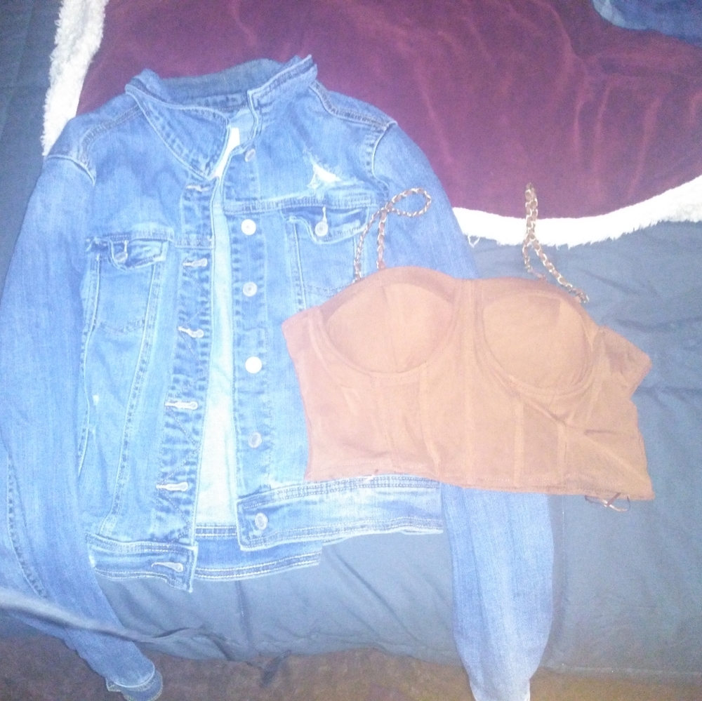 Clothes - Picture 2 of 16
